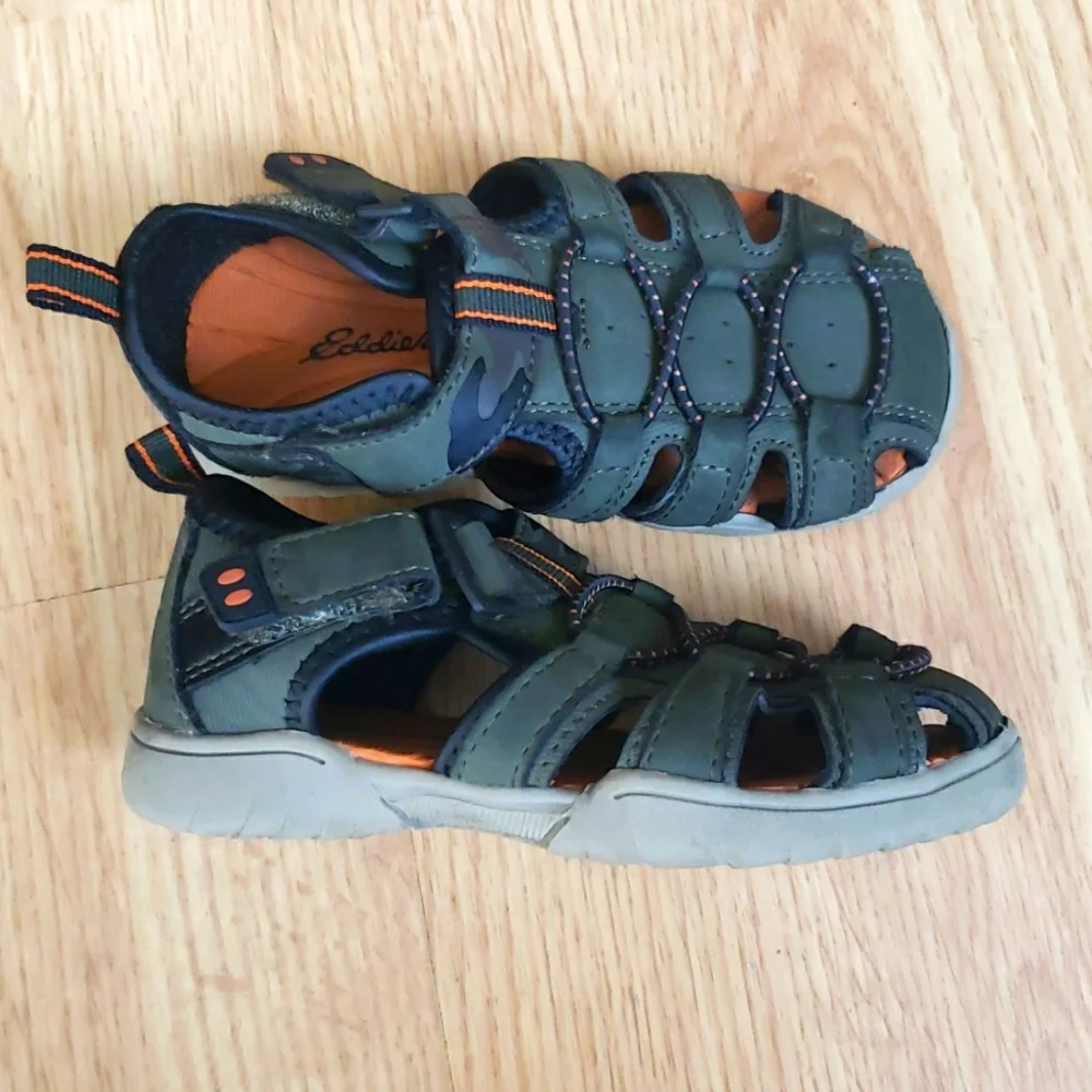 Eddie Bauer Edmund T Closed Toe Sandals Size 8